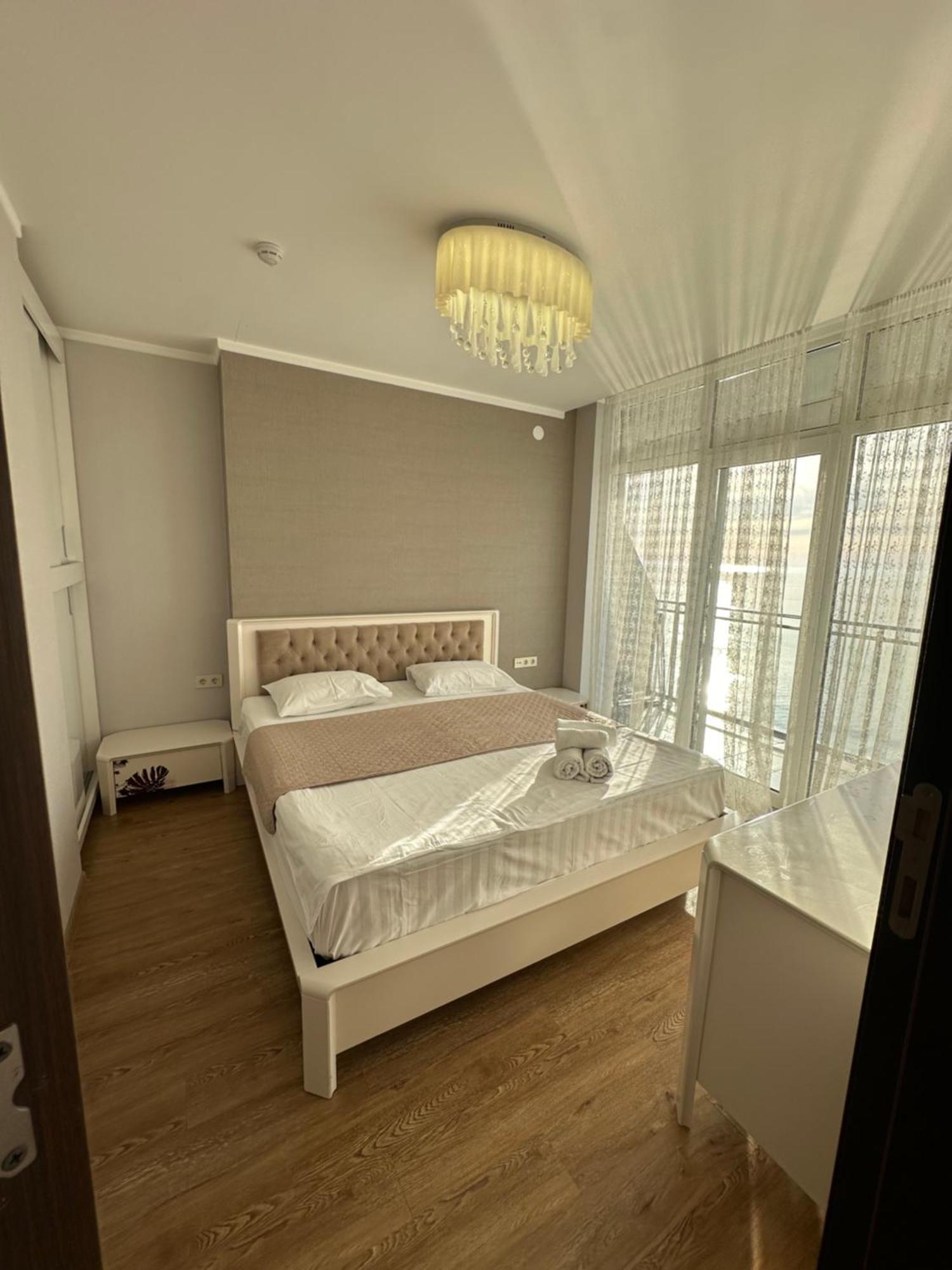 Real Apartment *